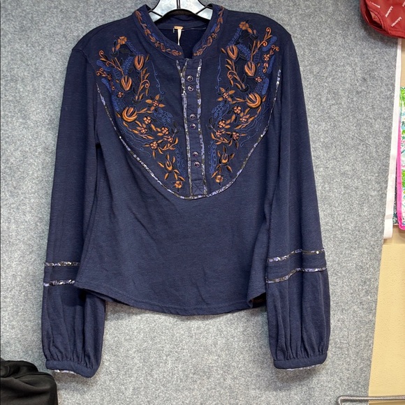 Free People Sundance Kid
Western snap front embroidered Henley blue shirt xs - Picture 5 of 13